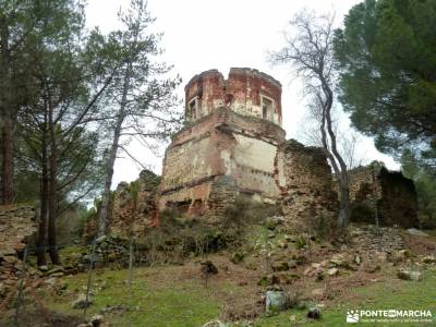 Casa del Bosque,Fortines Buitrago de Lozoya; como ajustar una mochila de montaña federacion españo